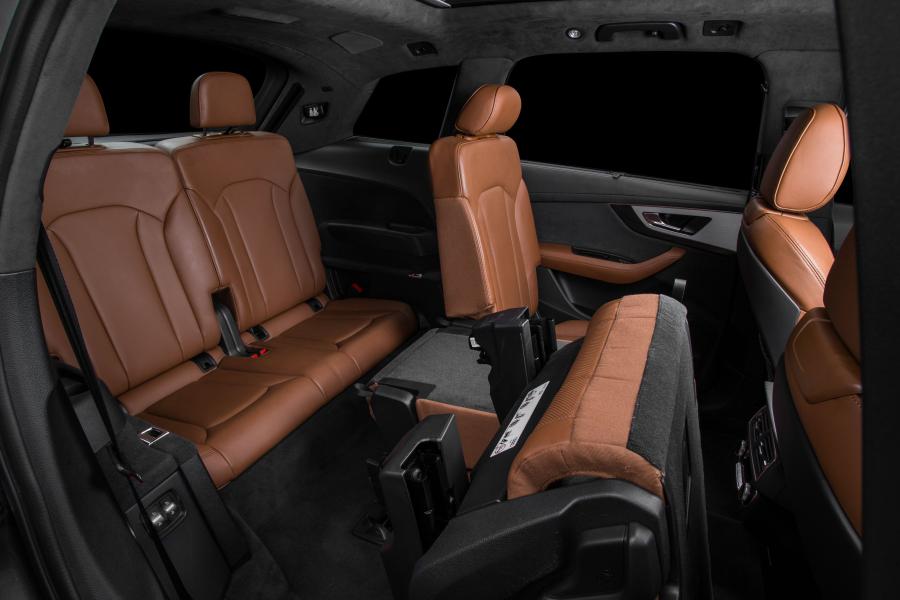 Интерьер Audi Q7 TDI Quattro (4M) 2015 года  (WW) (фото 8 из 20)